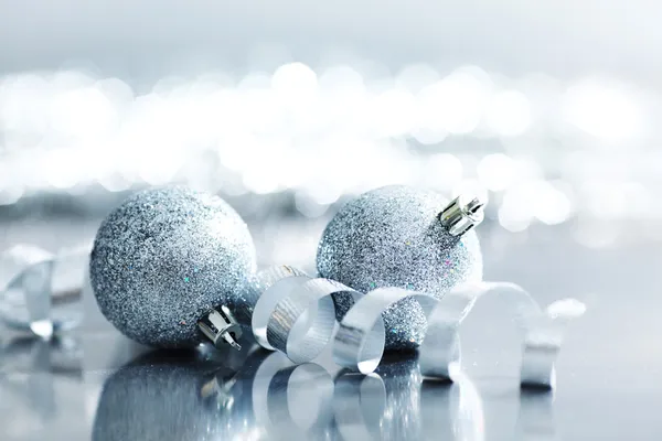 Zilveren bal van Kerstmis — Stockfoto