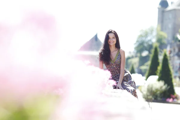 Mulher em flores — Fotografia de Stock