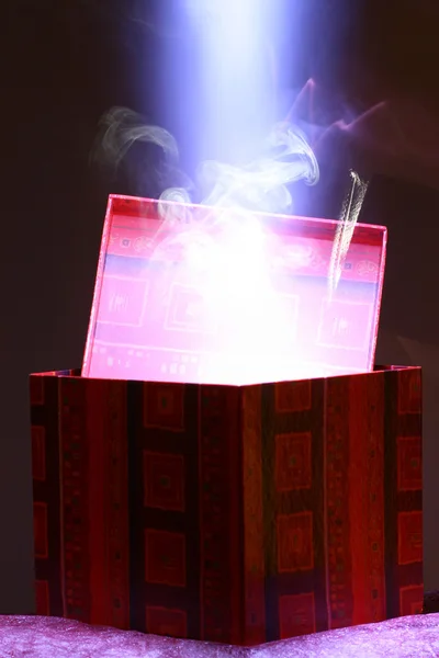 빛나는 마법 상자 — 스톡 사진