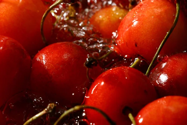 Sweet cherry under wet — Stock Photo, Image