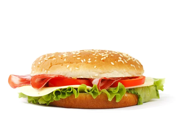 Cheeseburger isolado em branco — Fotografia de Stock