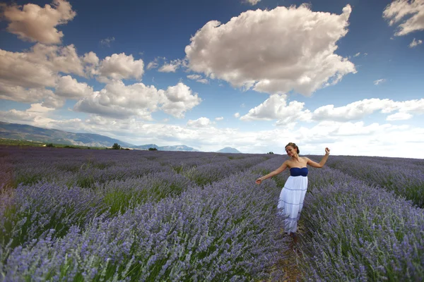 Woman on lavender field — Stock Photo, Image