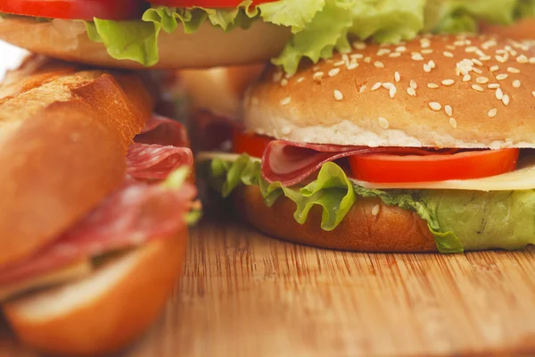 Pila de sándwiches cerca — Foto de Stock