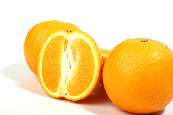 Isolierte Orangen — Stockfoto