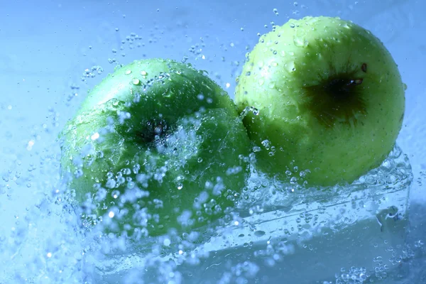 アップルの洗浄 — ストック写真