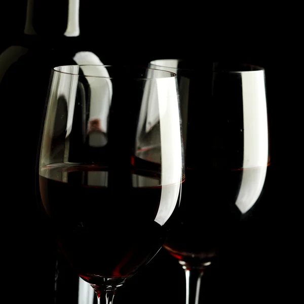 Kieliszek do wina czerwonego czarna sylwetka tło — Zdjęcie stockowe