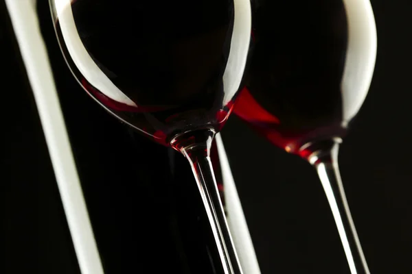 Rotweinglas Silhouette schwarzer Hintergrund — Stockfoto