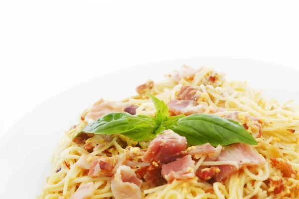 Spagetti carbonara sült szalonnával — Stock Fotó