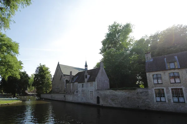 Beguinage in bruges, Belgia — kuvapankkivalokuva