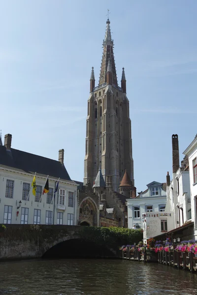 Igreja de nossa senhora em bruges — Fotografia de Stock