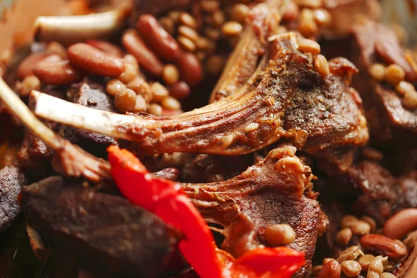 Roasted ribs and vegetables — Stock Photo, Image