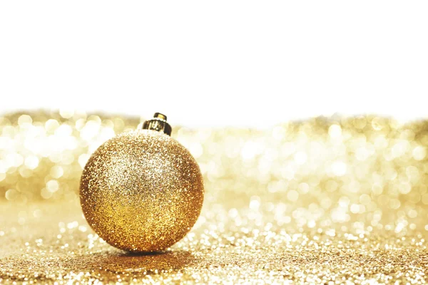 Gouden bal van Kerstmis — Stockfoto