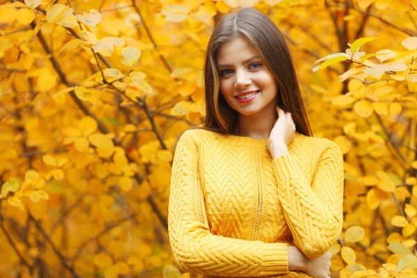 Autumn woman — Stock Photo, Image