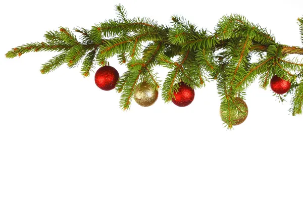 Рождественские украшения на ели — стоковое фото