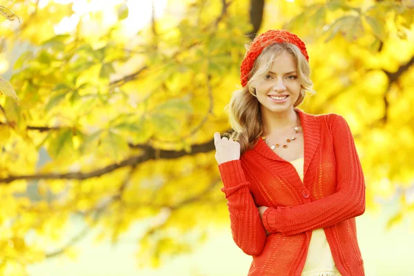 Mujer de otoño — Foto de Stock