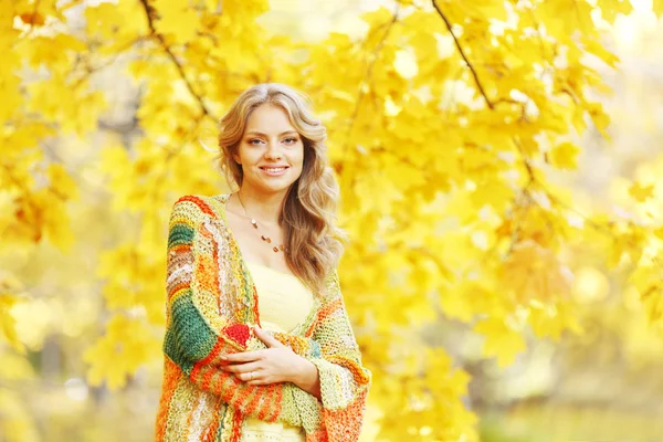 Podzimní žena — Stock fotografie