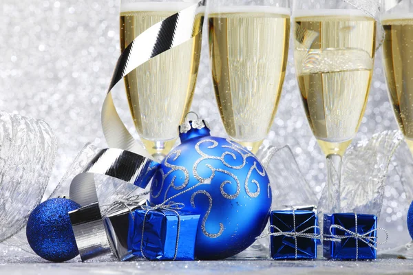 Champagne e decorazione — Foto Stock