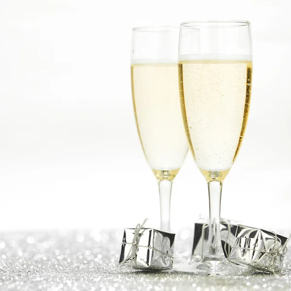 Duas flautas de champanhe — Fotografia de Stock