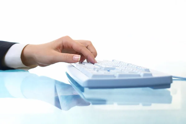 Trabajo en teclado — Foto de Stock