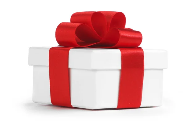 Caja de regalo con lazo rojo —  Fotos de Stock