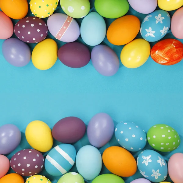 Antecedentes com ovos de Páscoa — Fotografia de Stock