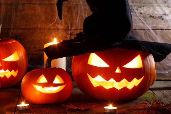 Martwa Natura Halloween Dyniowe Latarnie Dynie Dekoracji Kapelusz Świetle Świec — Zdjęcie stockowe