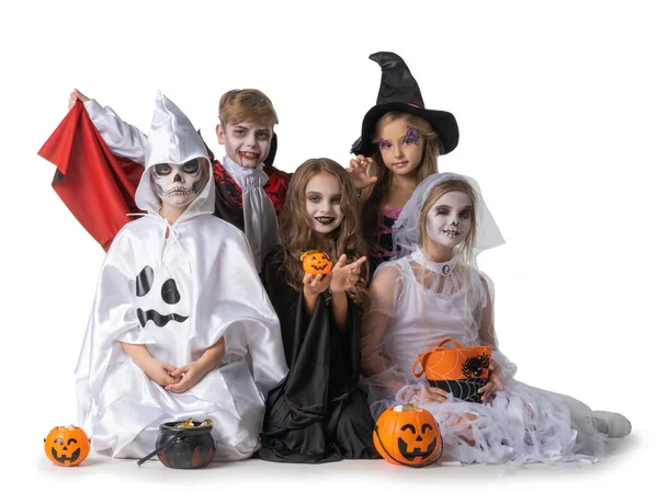 Skupina Dětí Luxusním Halloweenském Kostýmu Šaty Izolované Bílém Pozadí Jít — Stock fotografie