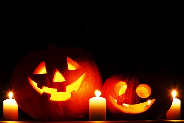 Halloweenpumpor med ljus — Stockfoto