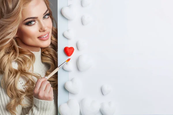 Beautiful Young Woman Painting Hearts Red Paint Valentine Day Love — Stock Photo, Image