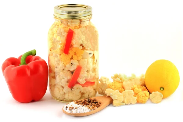 Ingredients for pickling cauliflower in a jar — Stock Photo, Image