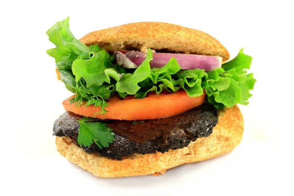 Vejetaryen burger organik ızgara portobello mantar ile — Stok fotoğraf