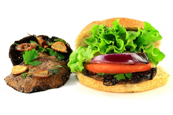 Burger ve kızarmış portobello mantar — Stok fotoğraf