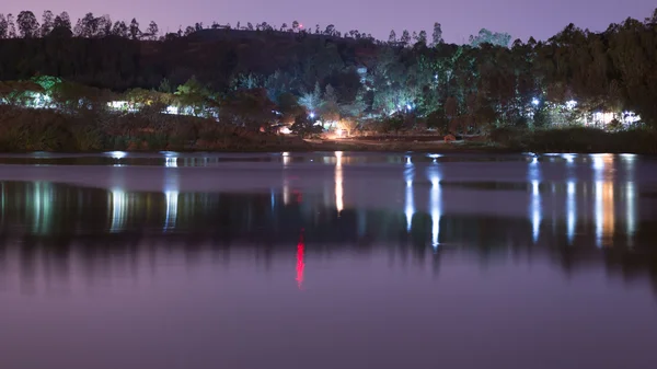 O anoitecer sobre o lago Kuriftu — Fotografia de Stock