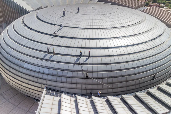 Roof work on top of the new AU dome — Stock Photo, Image