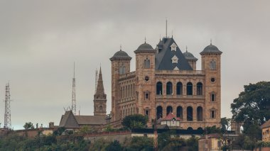 Manjakamiadana Rova (Kraliçenin Sarayı)