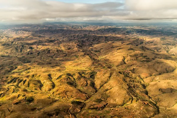 Górzysty teren z Madagaskaru — Zdjęcie stockowe