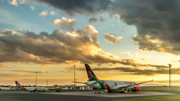 Kenya Airways Dreamliner — Stockfoto