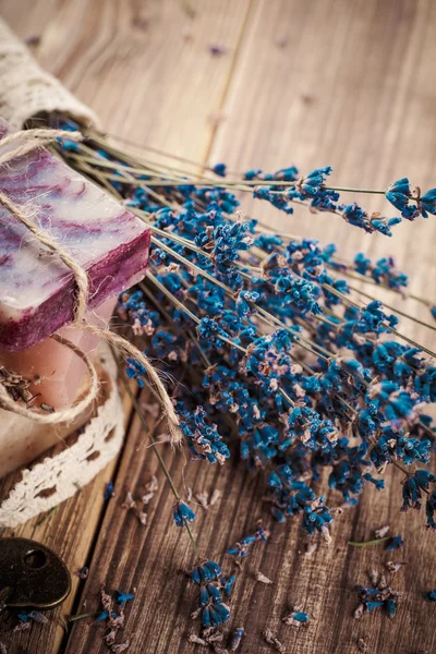 Vintage spa met lavendel — Stockfoto