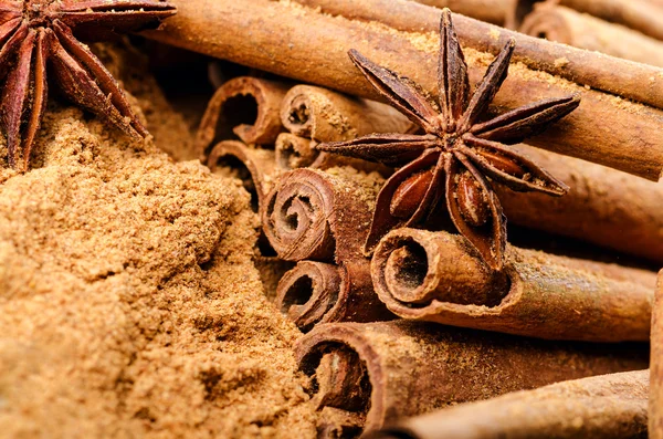 Cinnamon and anise — Stock Photo, Image