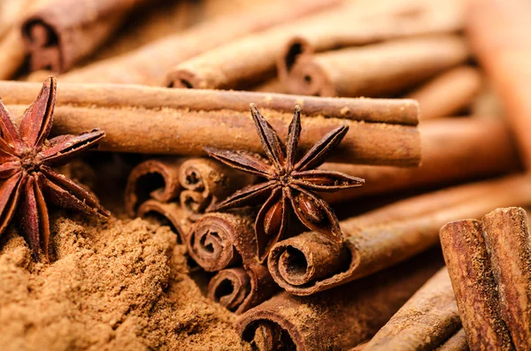 Cinnamon and anise — Stock Photo, Image