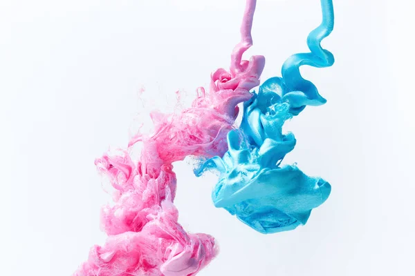 ピンクと青の抽象的なペイントスプラッシュ背景 水の中の混合インク — ストック写真