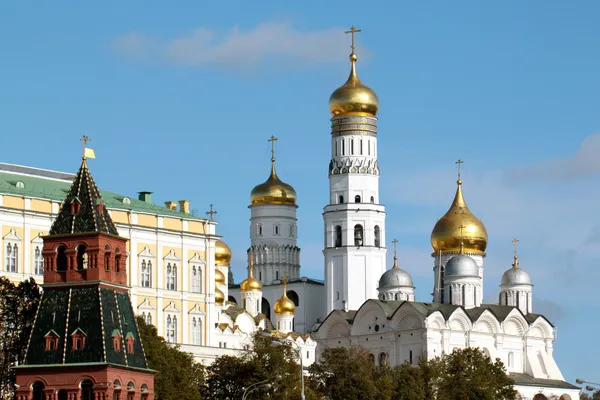 Kremlin van Moskou uitzicht vanaf de bell toren van ivan de grote — Stockfoto