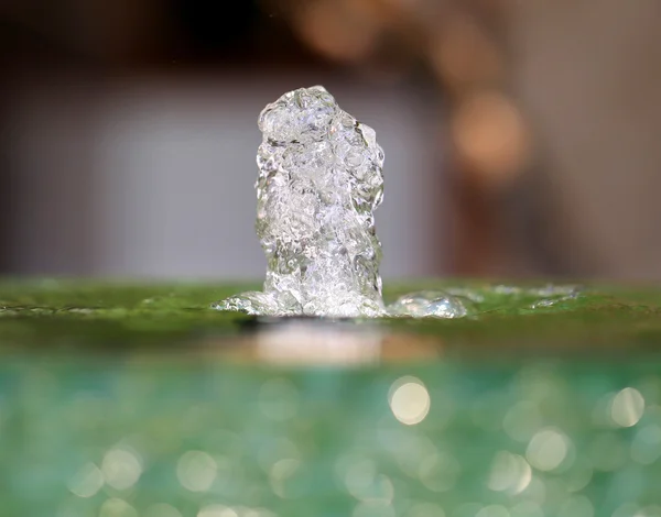 Schöner kleiner Brunnen — Stockfoto