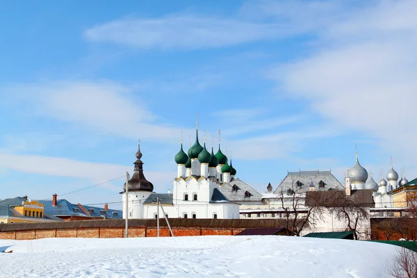 Prachtig Winterlandschap Met Het Rostov Kremlin Een Zonnige Dag — Stockfoto