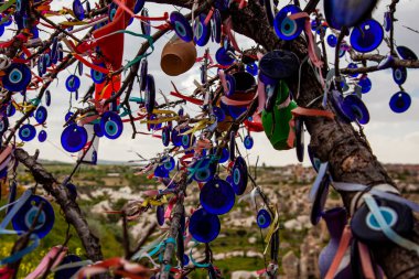 Tılsımlar ve tılsımlar, el sanatları ve hediyelikler, Türkiye 'nin Kapadokya kentinde gerçekleştirilmesini diliyor