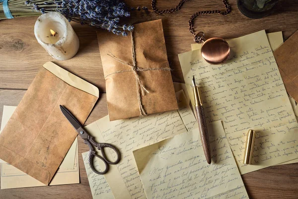 Ustensiles Écriture Vintage Sur Une Table Bois Vieille Montre Papiers — Photo