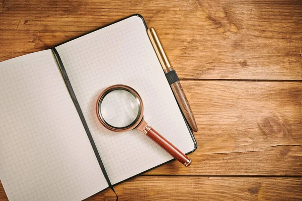 Günlük iş notları ve büyüteç defteri