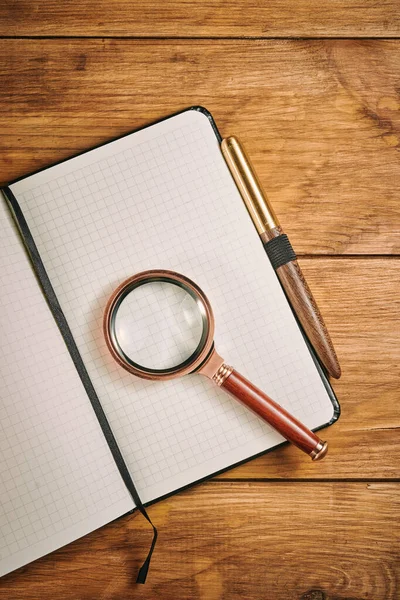 Günlük iş notları ve büyüteç defteri