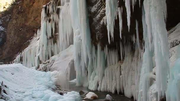 Waterfall in winter — Stock Video