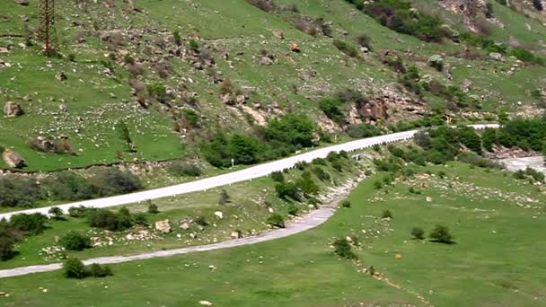 峡山道路会车 — 图库视频影像